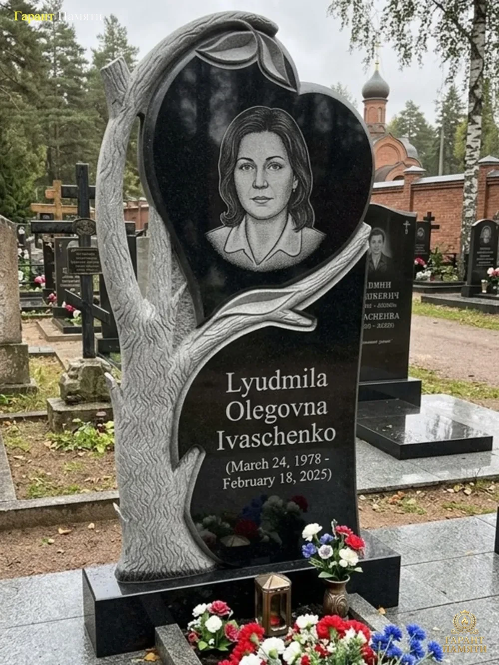 Памятник из гранита Дерево и сердце 11